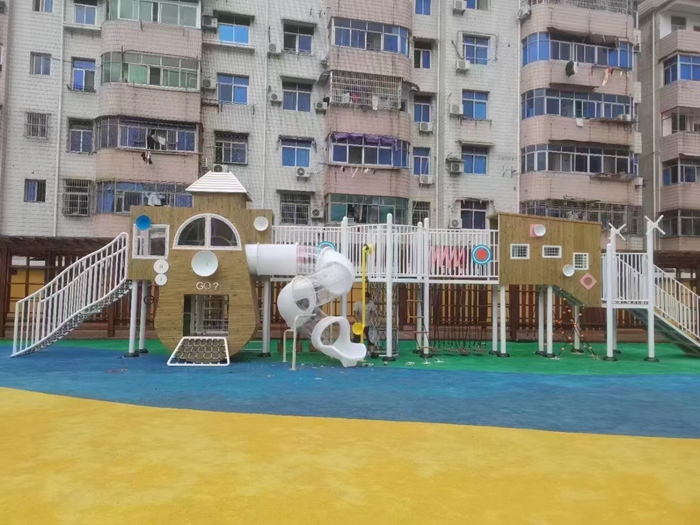 不锈钢滑梯雕塑 